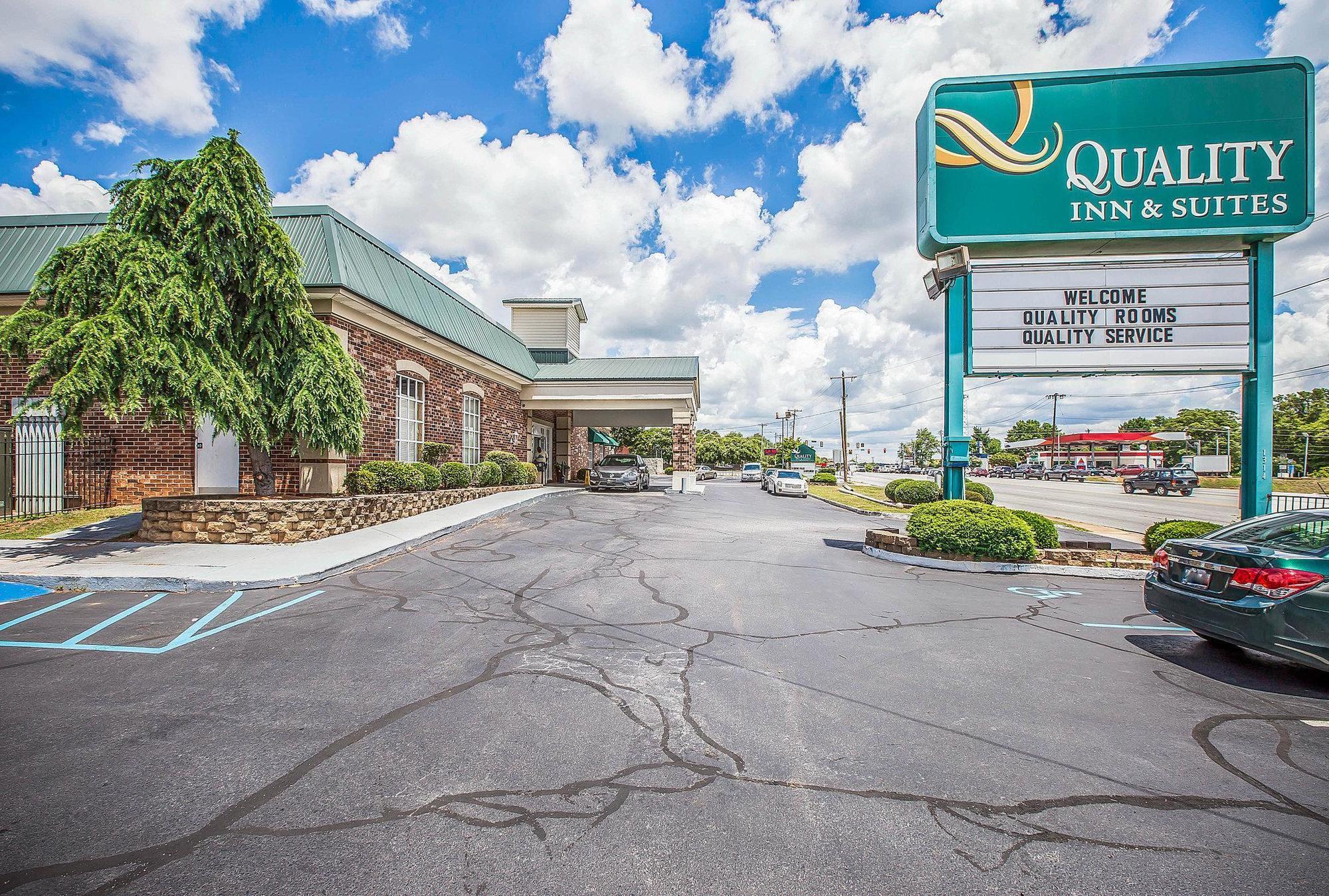 Greenville Inn & Suites Eksteriør billede